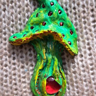 Брошь гриб зеленый