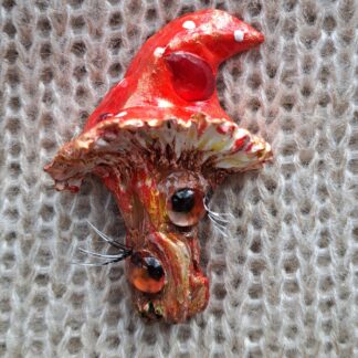 Брошь гриб мухомор с глазами